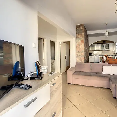 Feriehus Naya House By Lovelystay Paul do Mar (Madeira)