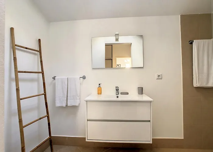 Naya House By Lovelystay פול דו מאר