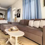 別荘 Naya House By Lovelystay *