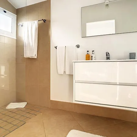 Naya House By Lovelystay Паул-ду-Мар