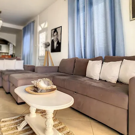 Сasa de vacaciones Naya House By Lovelystay *
